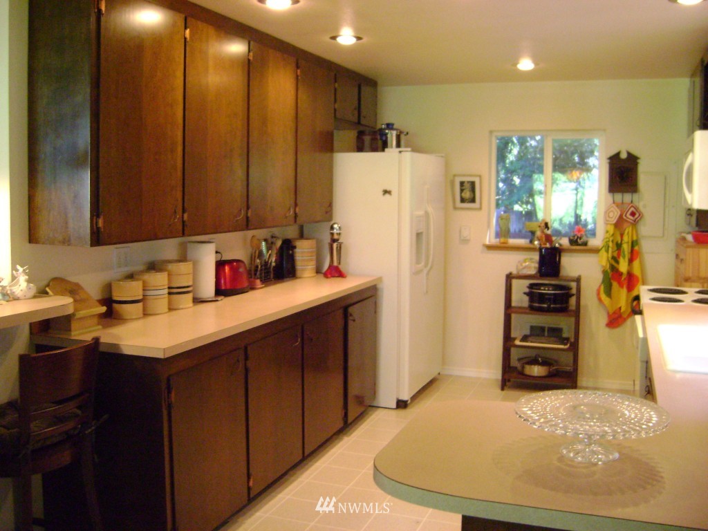 18836 Southeast 213th Street Renton, WA 98058 - Photo 4 of 20 Gallery Image 4