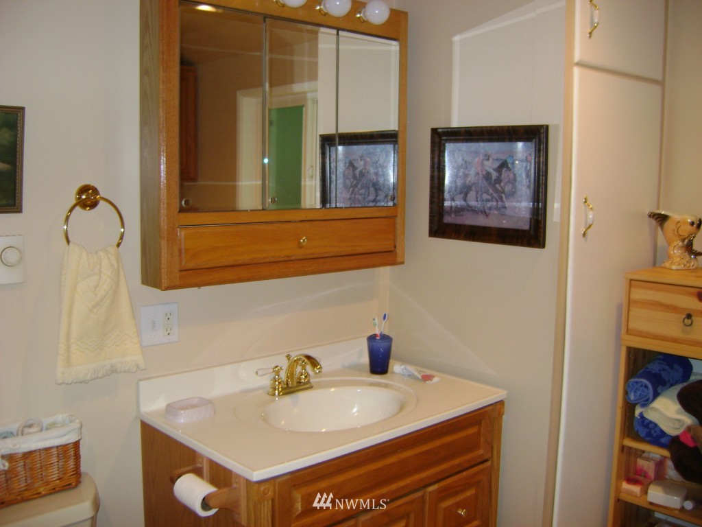 18836 Southeast 213th Street Renton, WA 98058 - Photo 10 of 20 Gallery Image 10