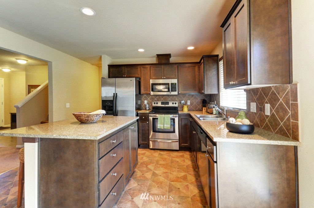 26 194th Street Southwest Bothell, WA 98012 - Photo 5 of 18