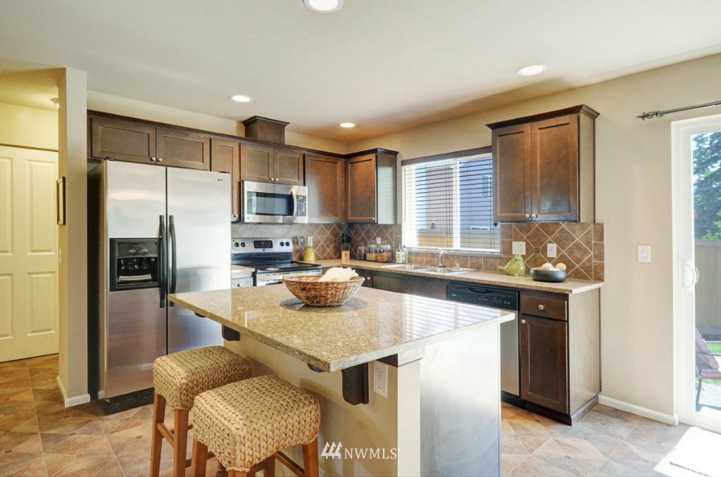 26 194th Street Southwest Bothell, WA 98012 - Photo 6 of 18
