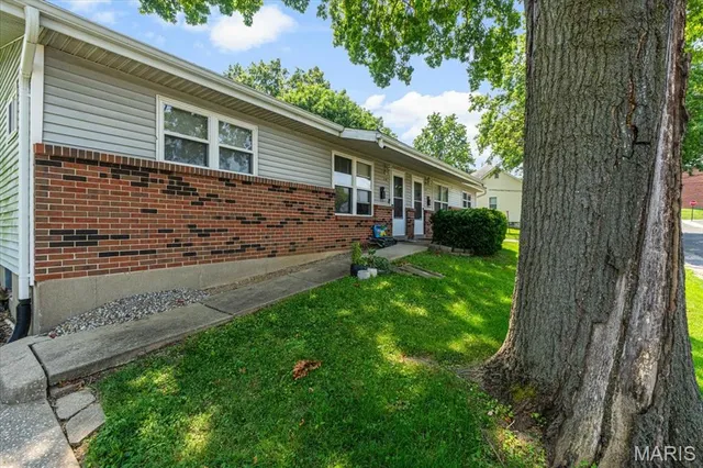 $455,000 | 214 East Market Street, Columbia, IL 62236