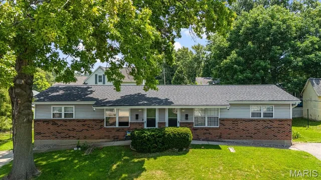 $455,000 | 214 East Market Street, Columbia, IL 62236