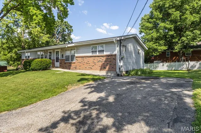 $455,000 | 214 East Market Street, Columbia, IL 62236