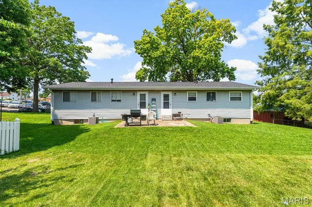 $455,000 | 214 East Market Street, Columbia, IL 62236