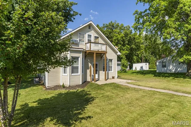 $455,000 | 214 East Market Street, Columbia, IL 62236