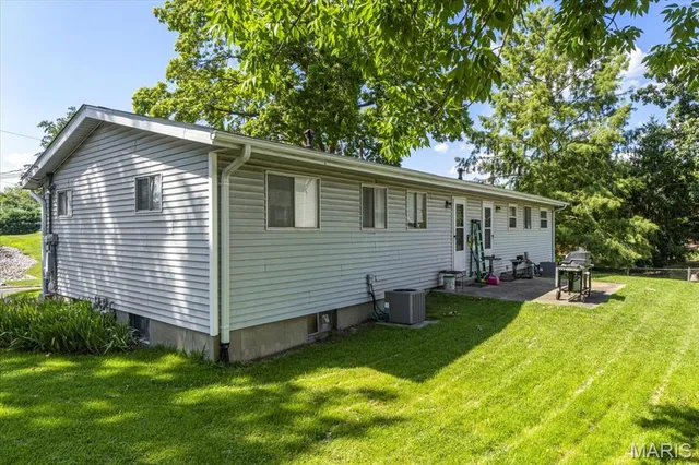 $455,000 | 214 East Market Street, Columbia, IL 62236