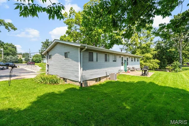 $455,000 | 214 East Market Street, Columbia, IL 62236