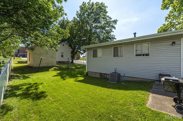 $455,000 | 214 East Market Street, Columbia, IL 62236