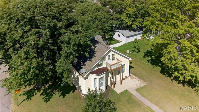 $455,000 | 214 East Market Street, Columbia, IL 62236