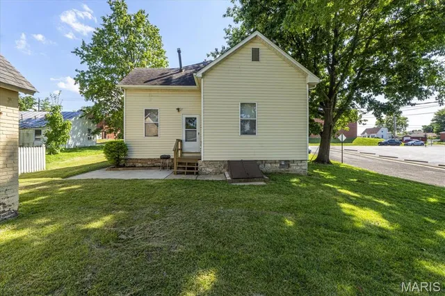 $455,000 | 214 East Market Street, Columbia, IL 62236