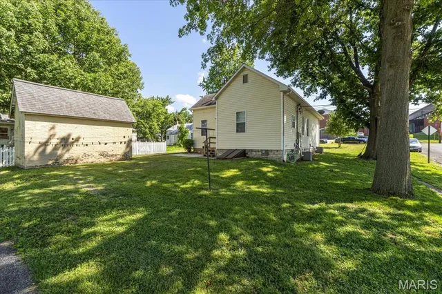 $455,000 | 214 East Market Street, Columbia, IL 62236