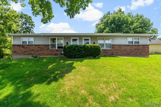 $455,000 | 214 East Market Street, Columbia, IL 62236