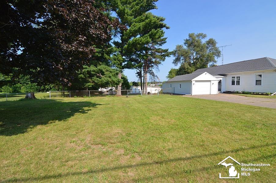 201 North Dettman Road Jackson, MI 49202 - Photo 3 of 22