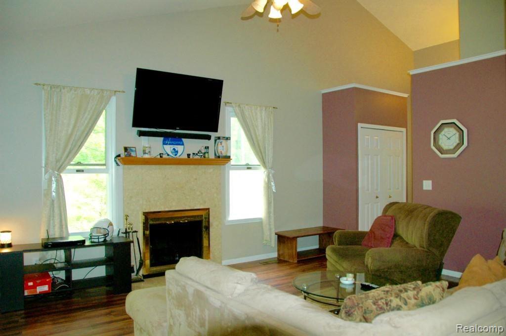 16390 Murray Road Byron, MI 48418 - Photo 8 of 16 DSC_0098.jpg