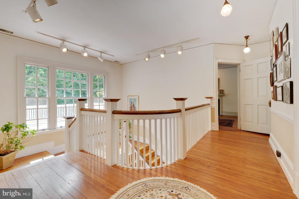 16 Midvale Road Baltimore, MD 21210 - Photo 14 of 39