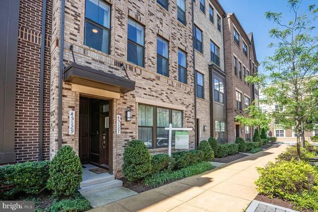 $485,000 | 45127 Kincora Drive, Ashburn, VA 20166