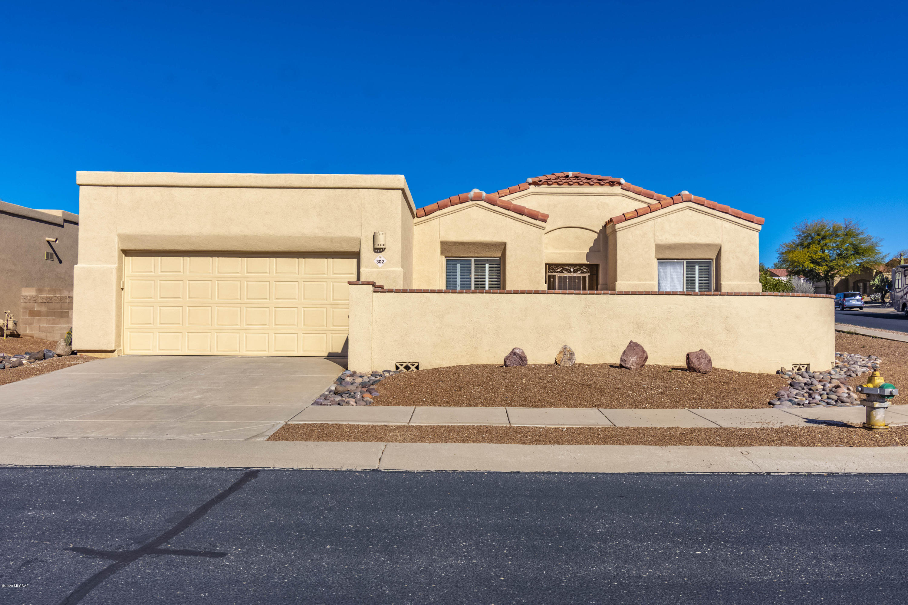 302 West Spearhead Road Tucson, AZ 85737 - Photo 2 of 24