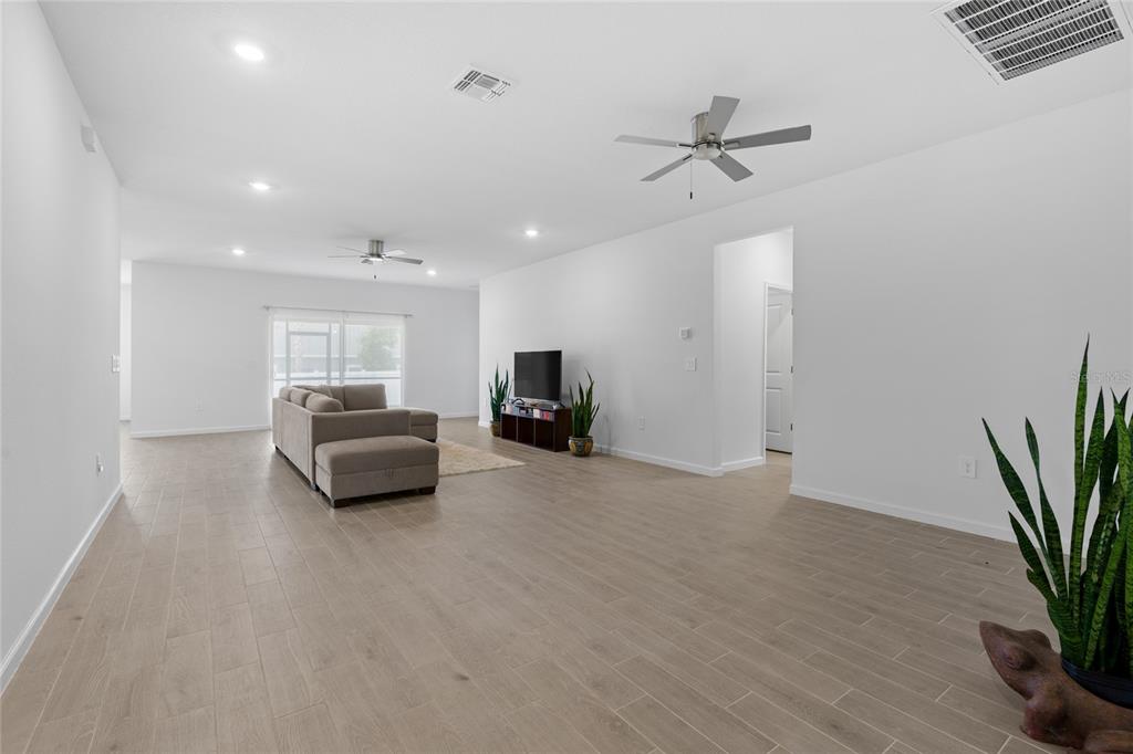 8972 Southwest 69th Terrace Ocala, FL 34476 - Photo 4 of 37