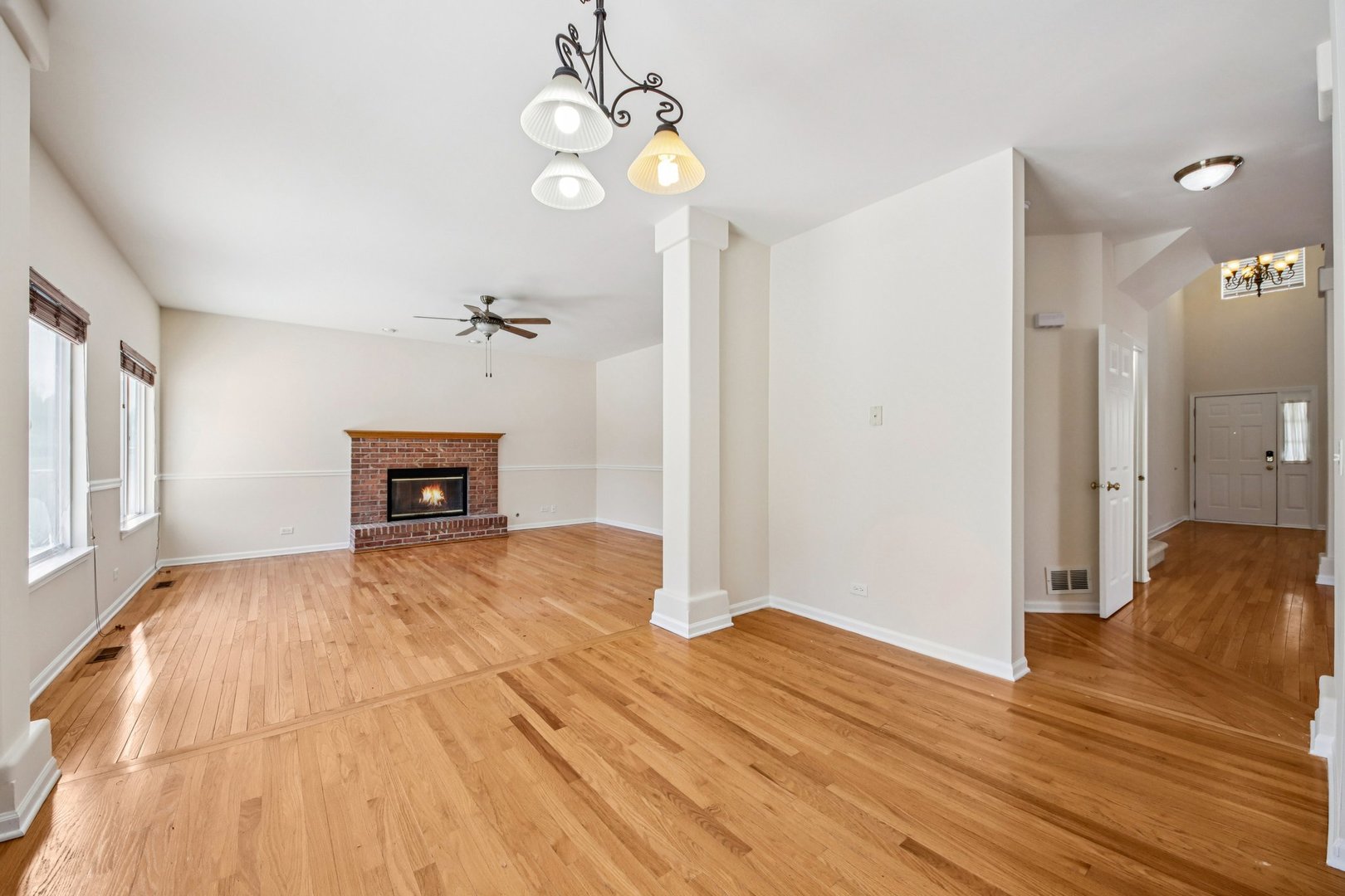 2208 Grand Pointe Trail Aurora, IL 60503 - Photo 8 of 39