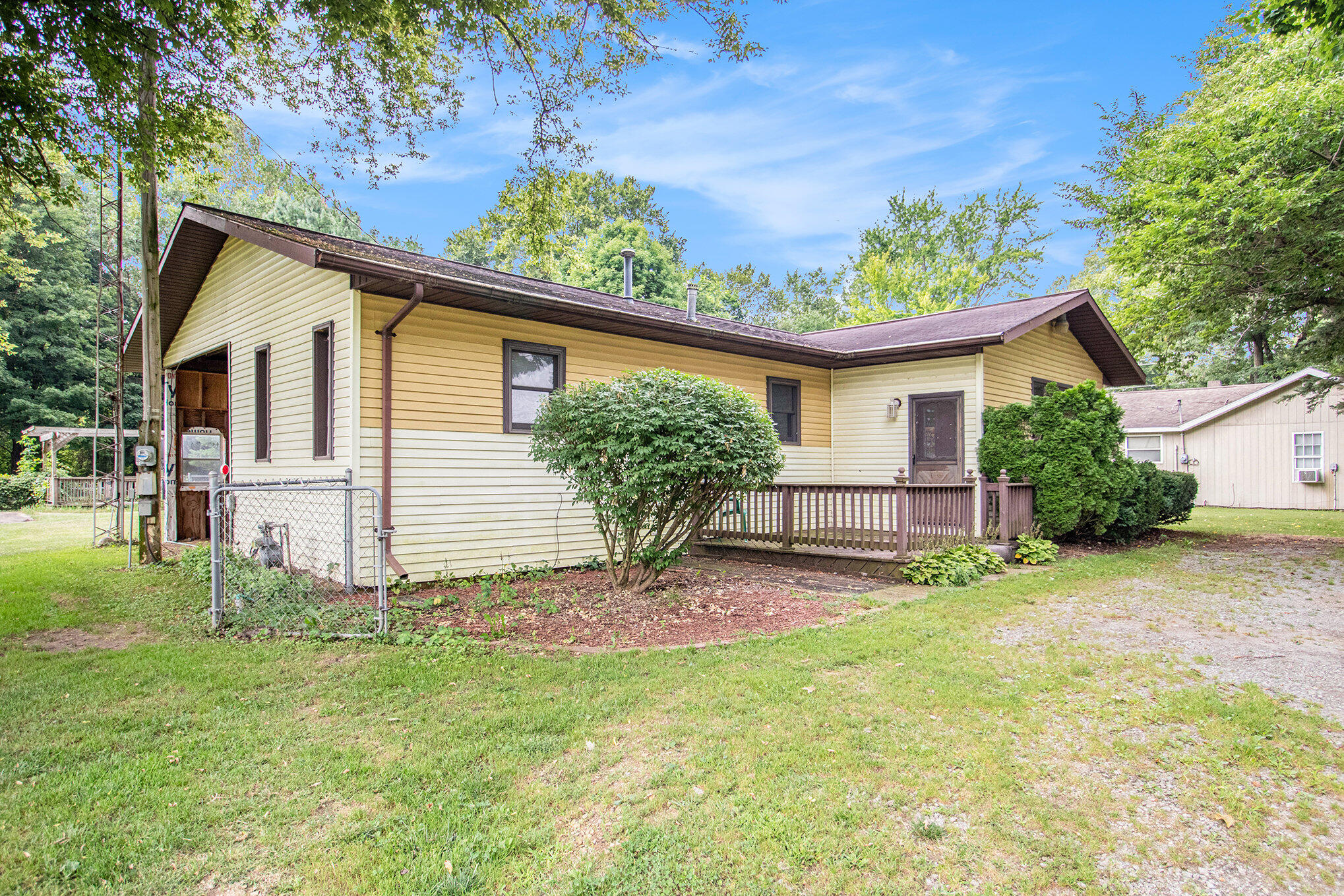 1943 Terminal Road Niles, MI 49120 - Photo 3 of 28 Front