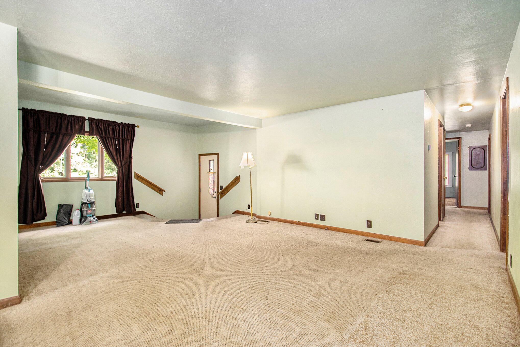 1943 Terminal Road Niles, MI 49120 - Photo 4 of 28 Living Room