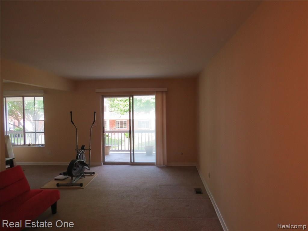 29552 Hoover Road, Unit 88 Warren, MI 48093 - Photo 3 of 18
