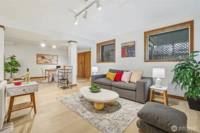 $2,175,000 | 411 West Lake Sammamish Parkway Northeast, Bellevue, WA 98008