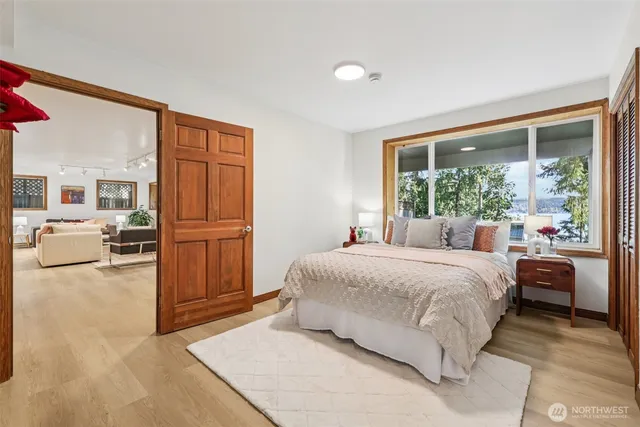 $2,175,000 | 411 West Lake Sammamish Parkway Northeast, Bellevue, WA 98008