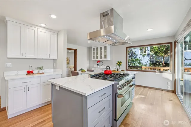 $2,175,000 | 411 West Lake Sammamish Parkway Northeast, Bellevue, WA 98008