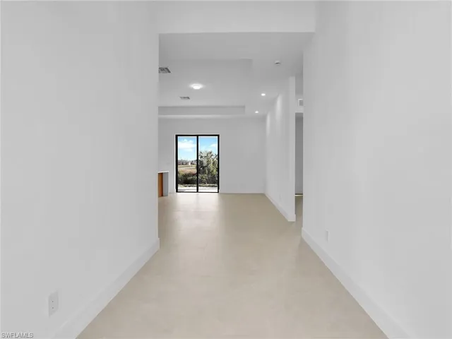 $2,100 | 125 Northwest 24th Avenue, Cape Coral, FL 33993