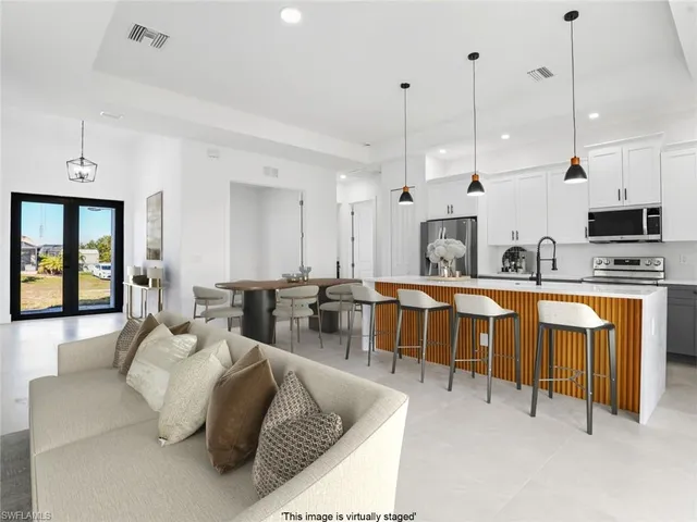 $2,100 | 125 Northwest 24th Avenue, Cape Coral, FL 33993