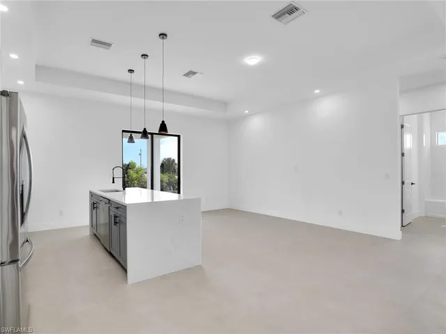 $2,100 | 125 Northwest 24th Avenue, Cape Coral, FL 33993