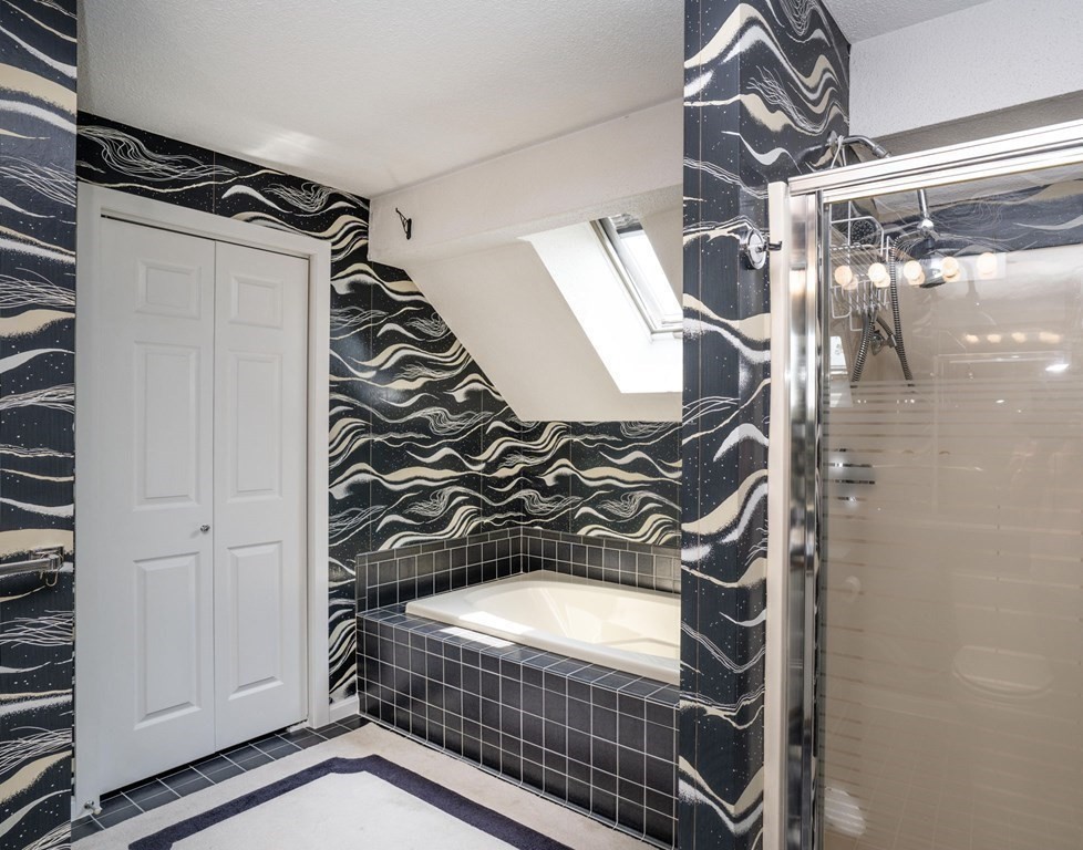 700 Shore Drive, Unit 511 Fall River, MA 02721 - Photo 27 of 40 a view of walk in closet