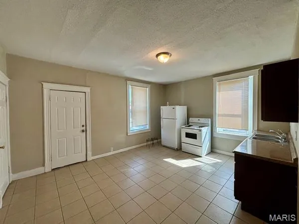 $1,200 | 4532 Pennsylvania Avenue, Unit 1F, St. Louis, MO 63111