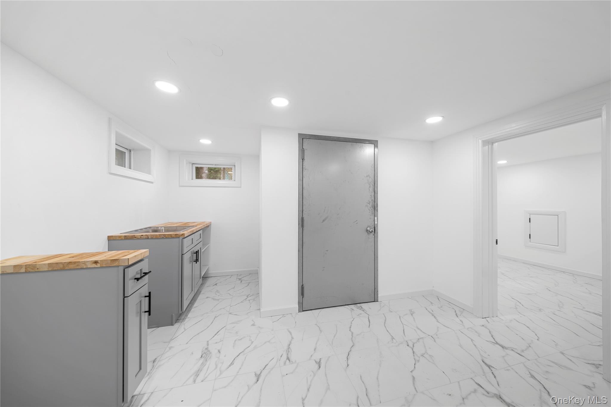 504 Decatur Street Uniondale, NY 11553 - Photo 10 of 12