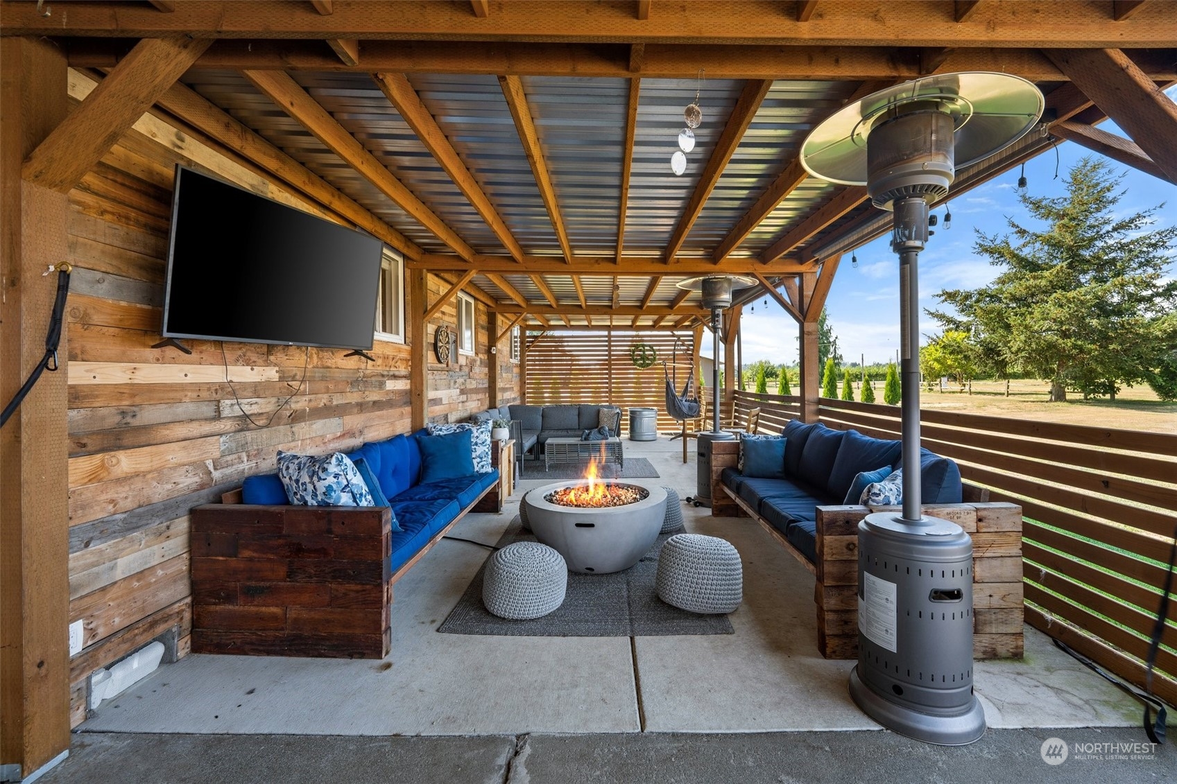 1880 Birch Bay Lynden Road Ferndale, WA 98248 - Photo 23 of 33 a room with furniture and flat screen tv