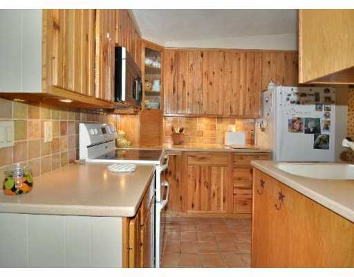 950 Pippin Orchard Road Cranston, RI 02921 - Photo 3 of 11 Kitchen. Recently Remodeled