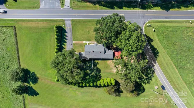 $300,000 | 7952 Highway 10 Highway, Vale, NC 28168