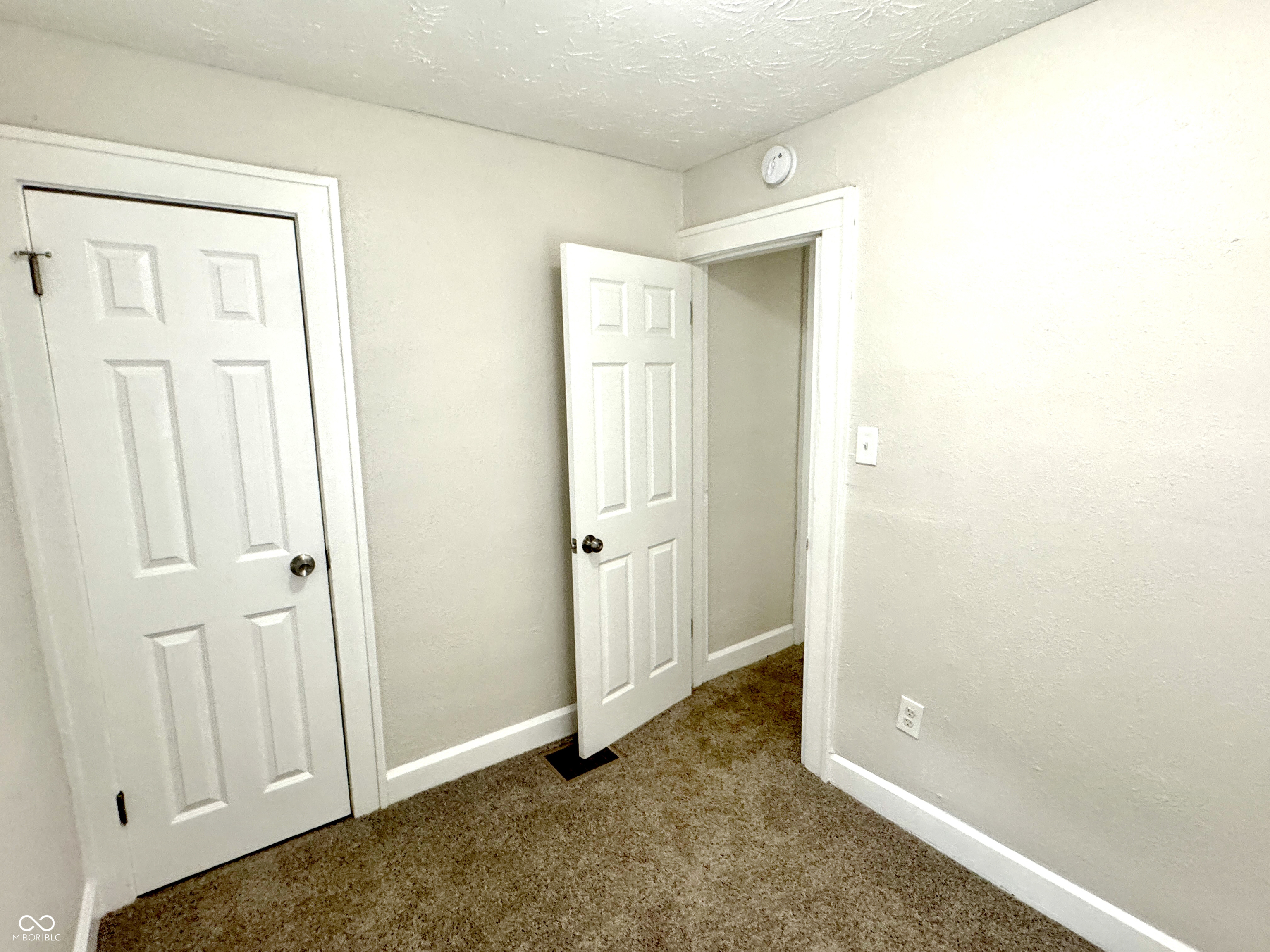 824 Lasalle Street Indianapolis, IN 46201 - Photo 22 of 33