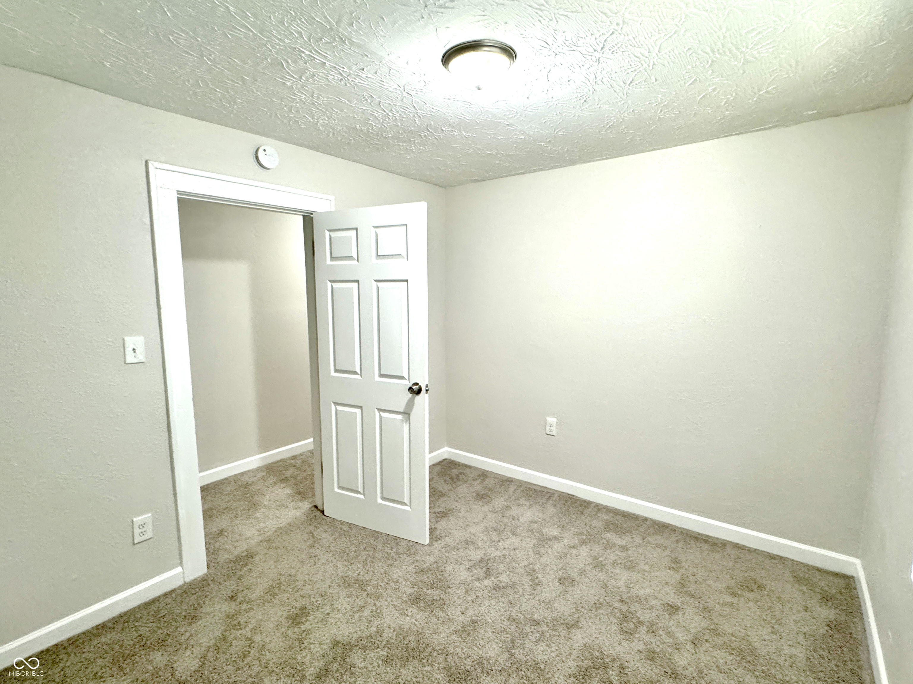 824 Lasalle Street Indianapolis, IN 46201 - Photo 23 of 33