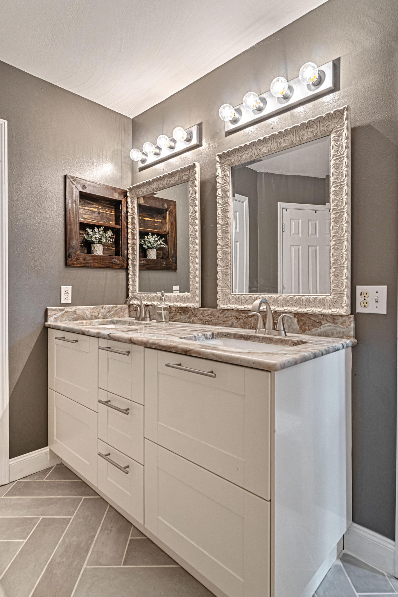 2813 Atoka Trail Crestview, FL 32539 - Photo 17 of 29 a bathroom with a granite countertop sink double and mirror