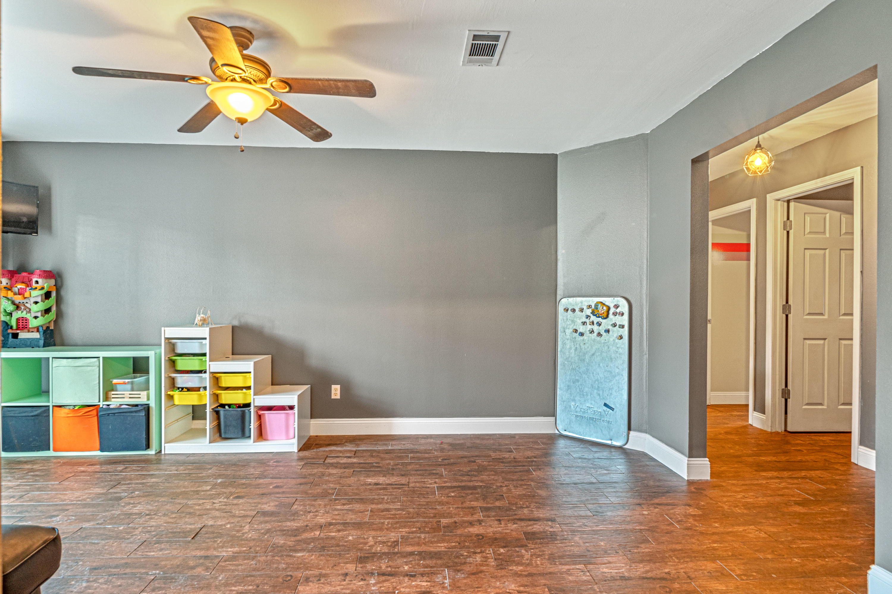 2813 Atoka Trail Crestview, FL 32539 - Photo 5 of 29 a view of a room with gym equipment