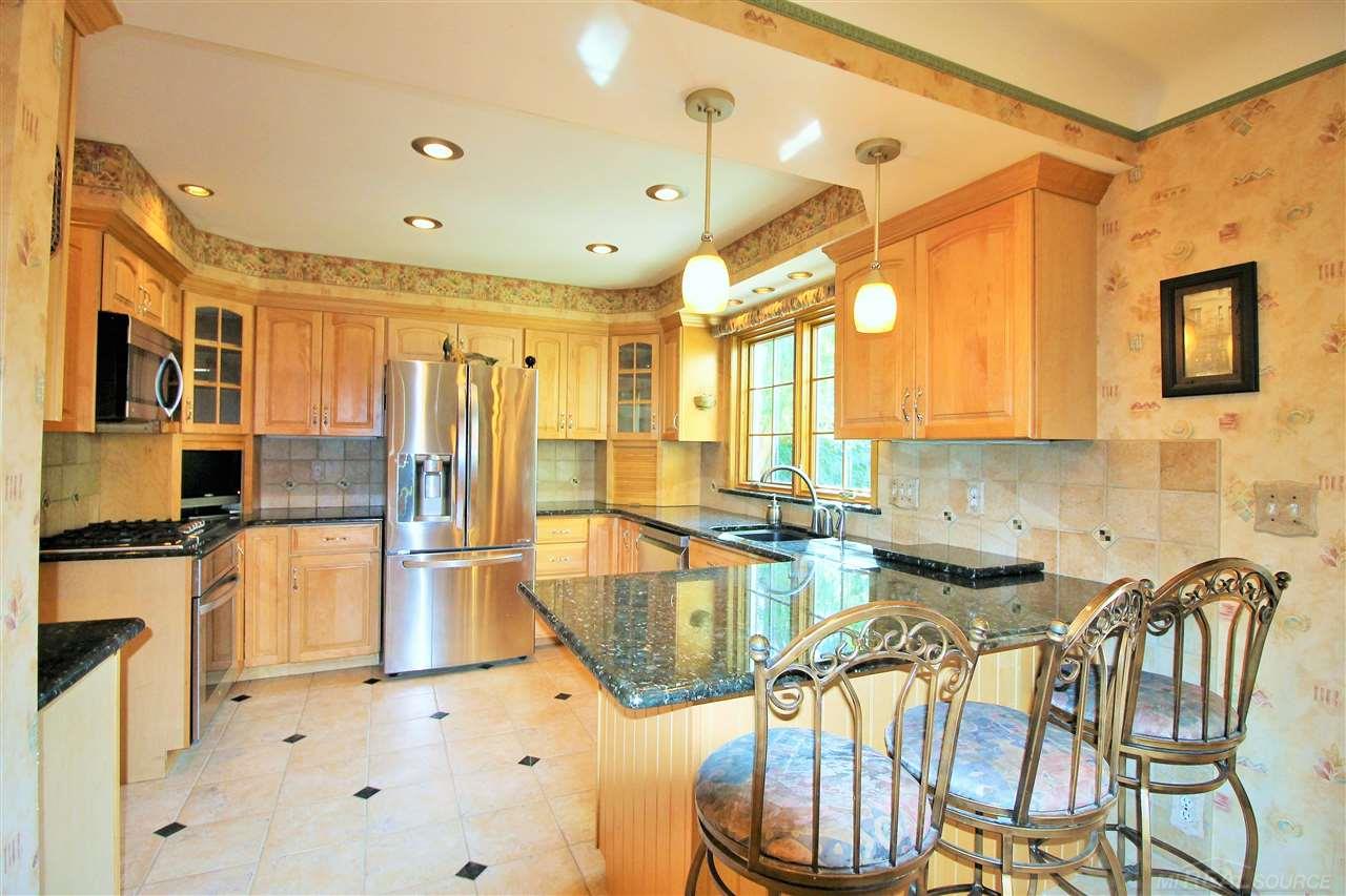 316 Stephens Road Grosse Pointe, MI 48236 - Photo 11 of 59 50021598-10.JPG