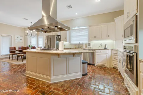 $750,000 | 115 Westfield Drive, Lafayette, LA 70503