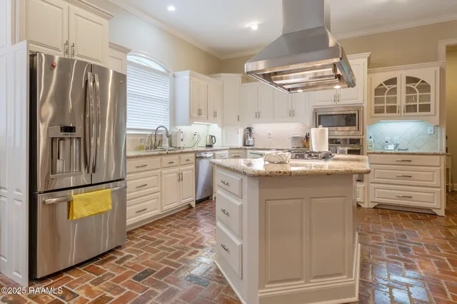 $750,000 | 115 Westfield Drive, Lafayette, LA 70503