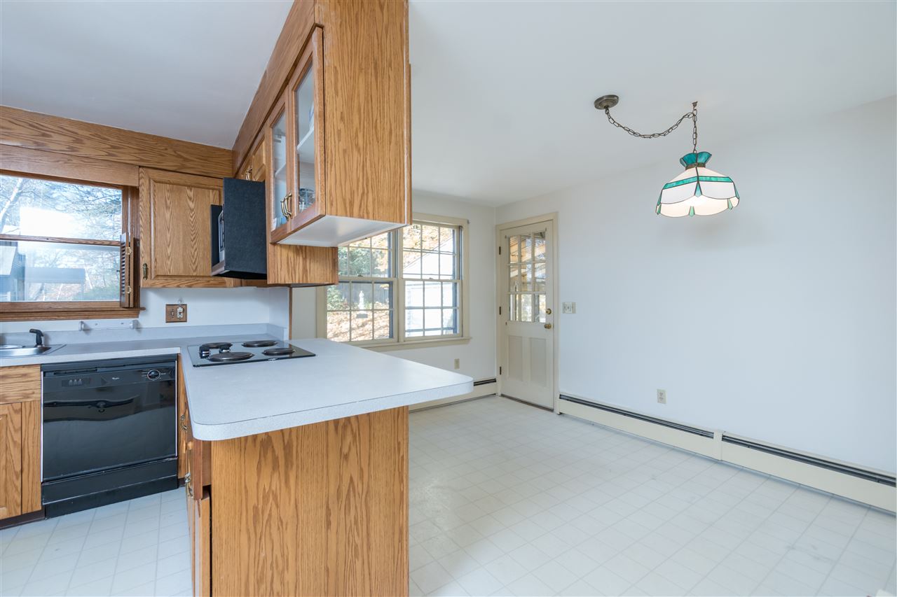 1610 River Road Manchester, NH 03104 - Photo 4 of 24
