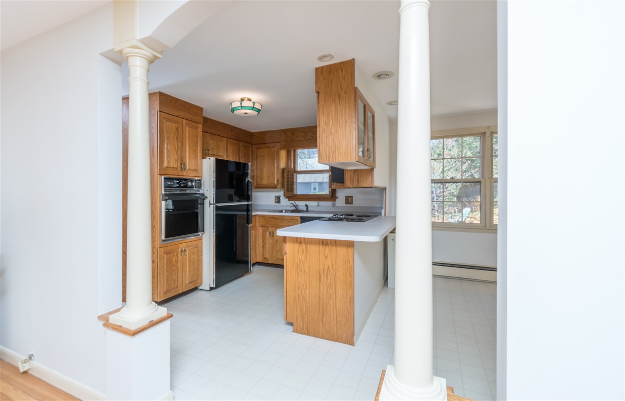 1610 River Road Manchester, NH 03104 - Photo 8 of 24