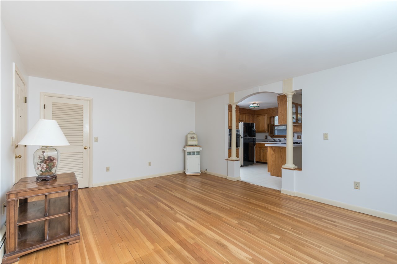 1610 River Road Manchester, NH 03104 - Photo 10 of 24