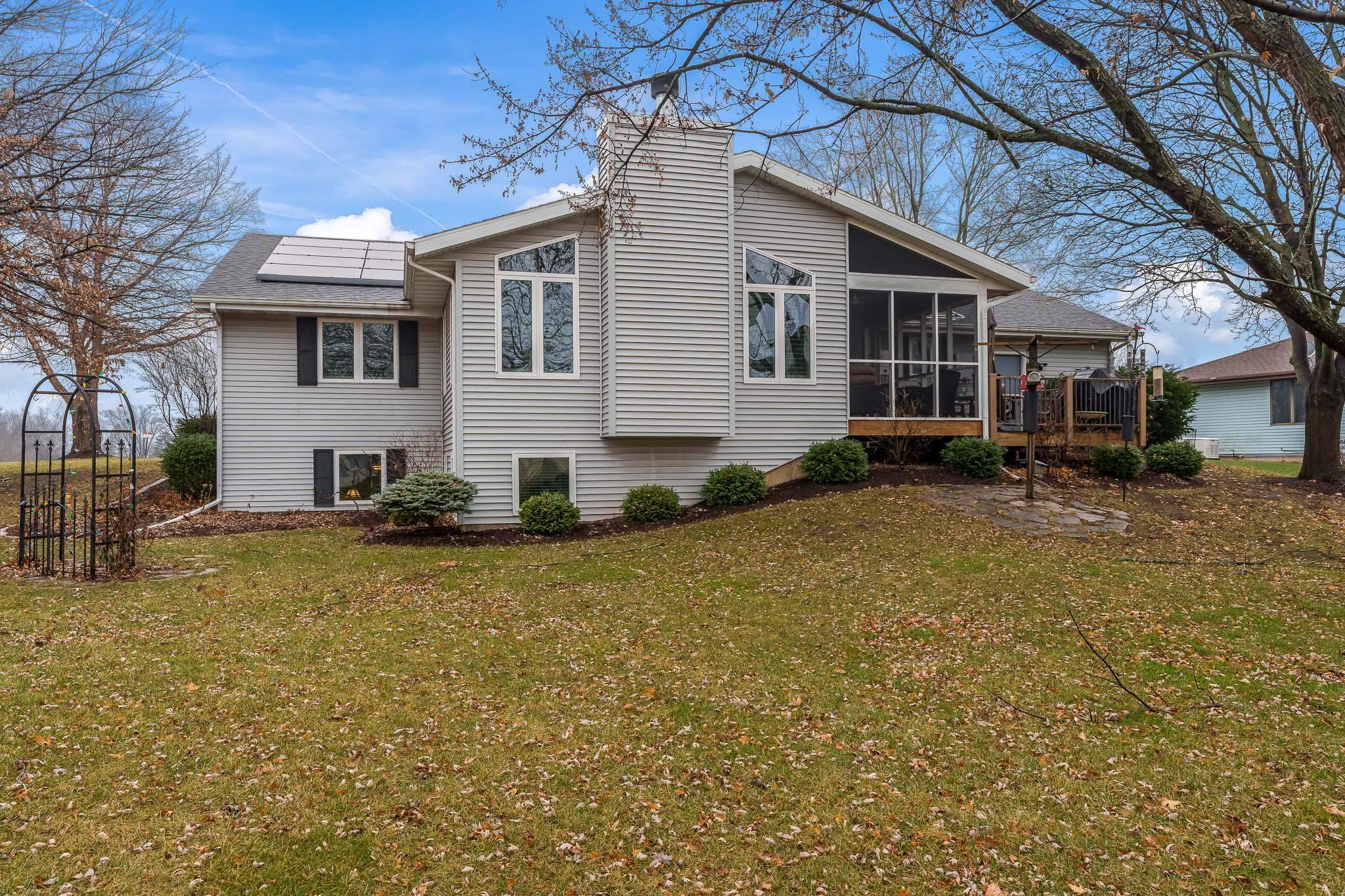 1607 South Trainer Road Rockford, IL 61108 - Photo 4 of 42 Gallery Image 4