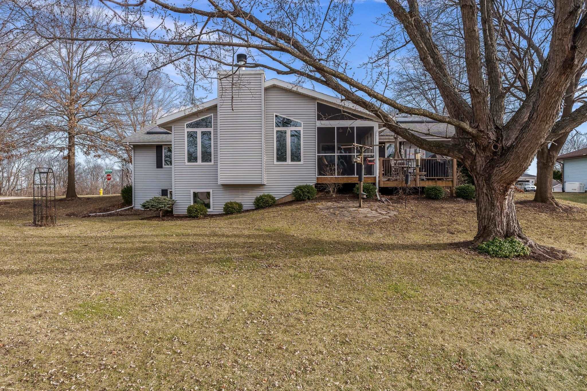 1607 South Trainer Road Rockford, IL 61108 - Photo 5 of 42 Gallery Image 5